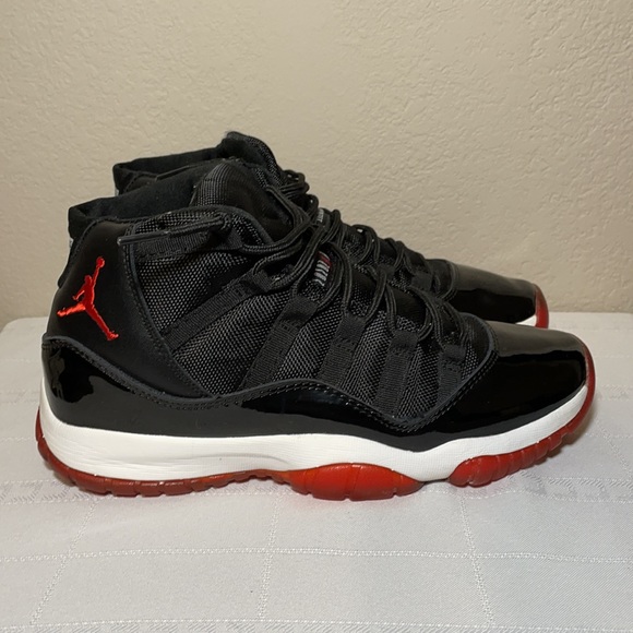 size 10 nike air jordan xi shoes